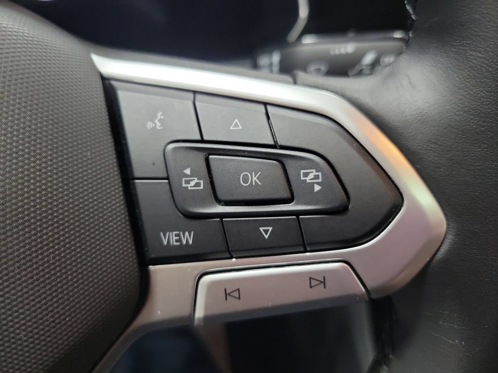 Used 2023 Volkswagen Jetta SE w/ Panoramic Sunroof Package FWD image 38