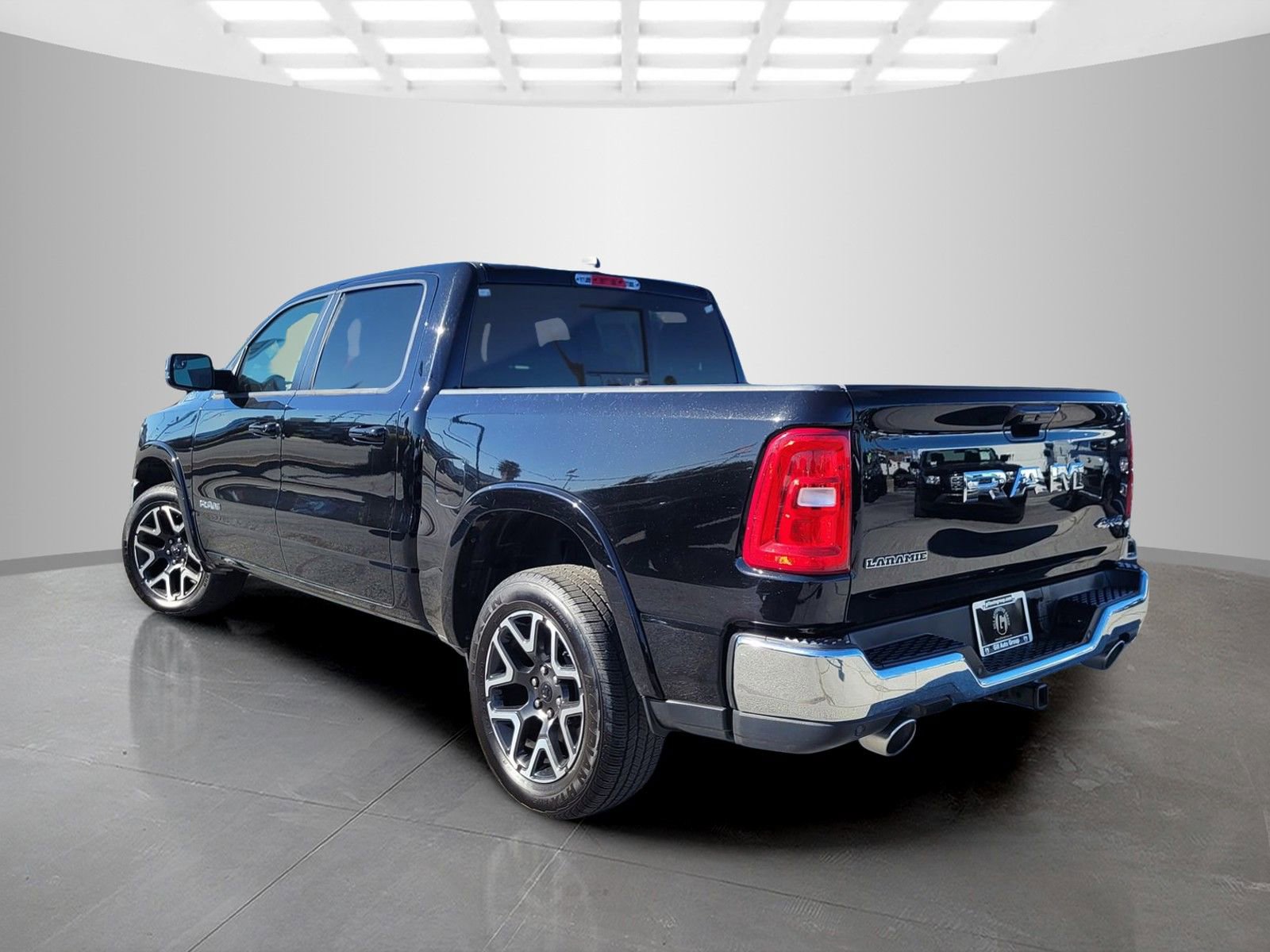 Used 2025 RAM 1500 Laramie image 6