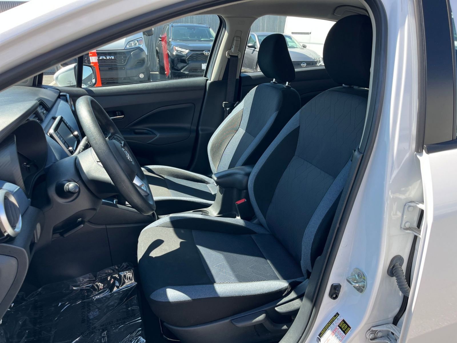 Used 2025 Nissan Versa SV FWD image 35