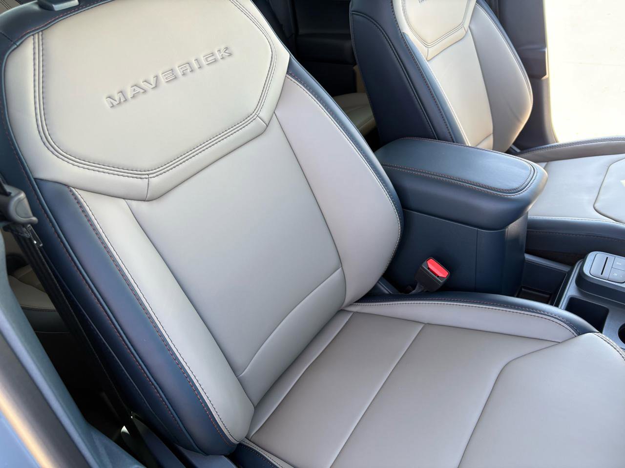 New 2025 Ford Maverick Lariat w/ 4K Tow Package image 40