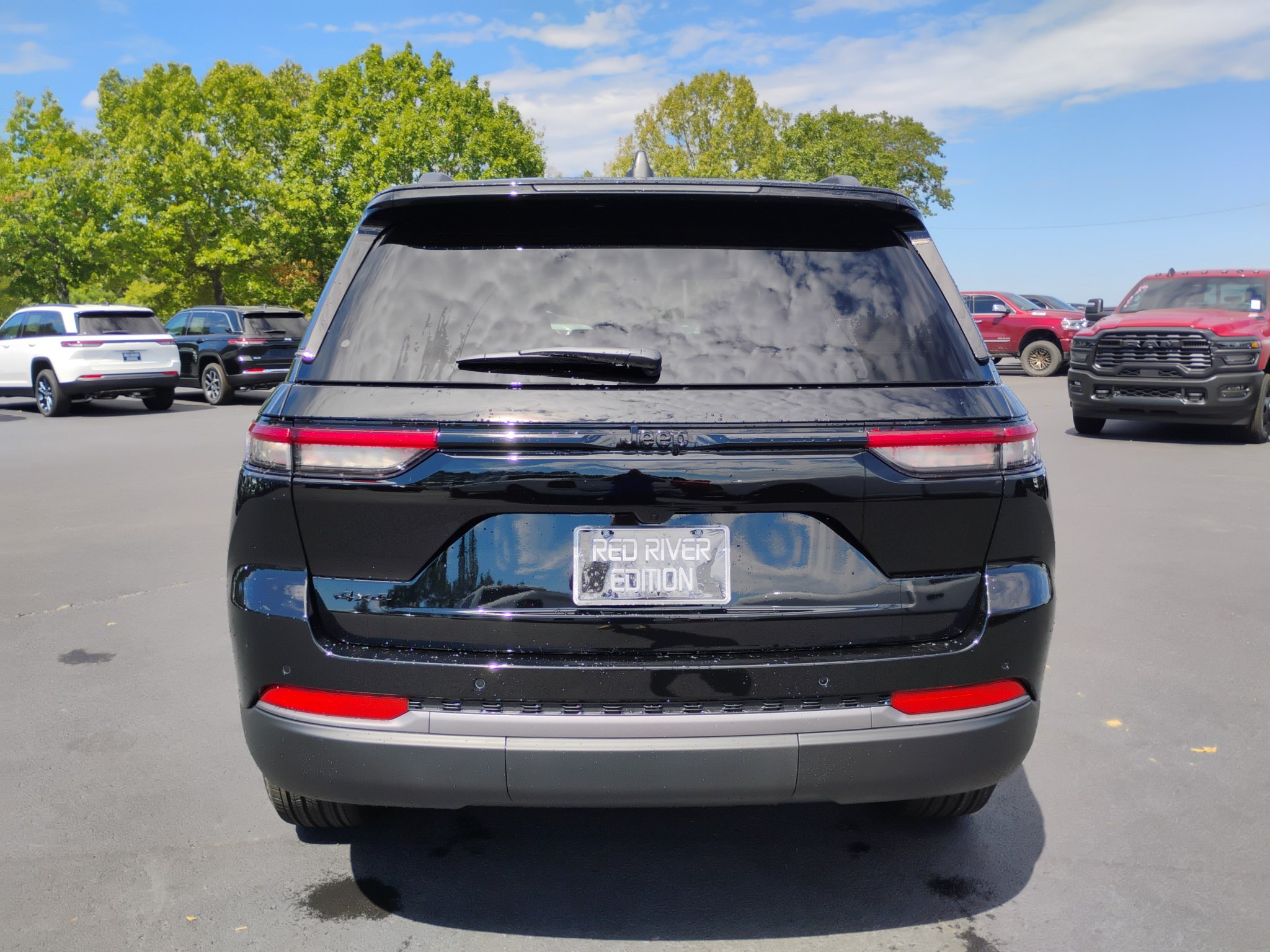 New 2027 Jeep Grand Cherokee Altitude AWD/4WD image 6