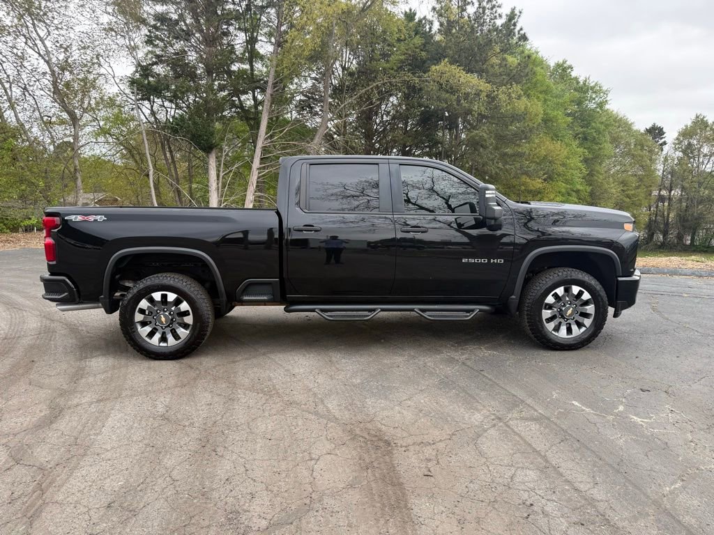 Used 2022 Chevrolet Silverado 2500 Custom w/ Custom Value Package image 3
