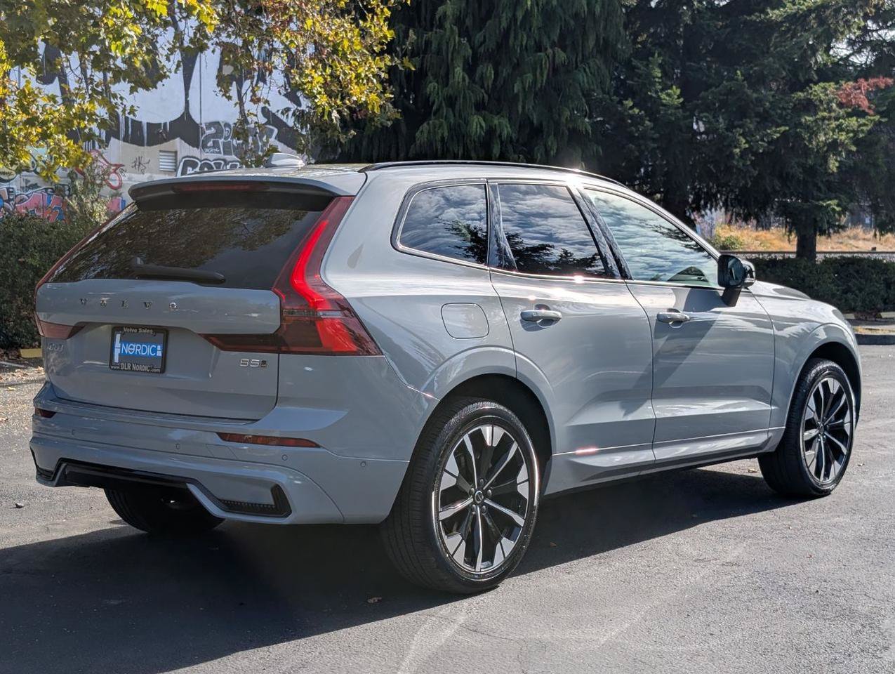 Used 2026 Volvo XC60 B5 Plus AWD/4WD image 7
