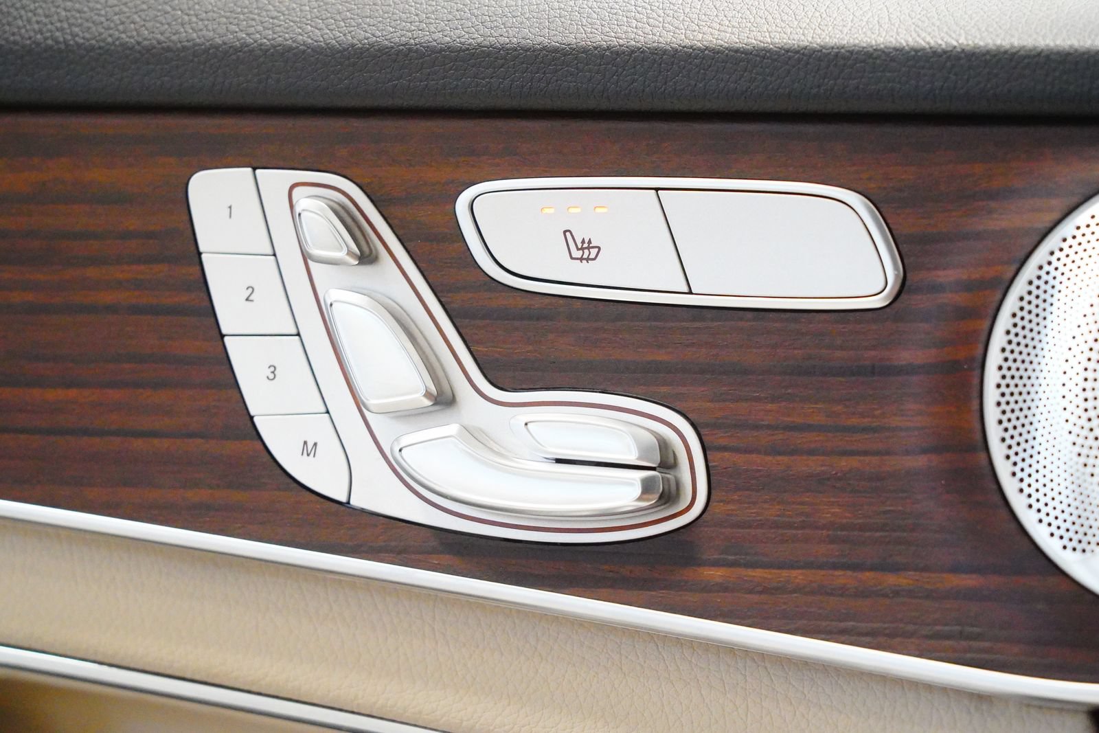 Certified 2020 Mercedes-Benz C 300 4MATIC Sedan image 28