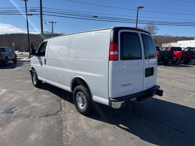 Used 2024 Chevrolet Express 2500 w/ Driver Convenience Package image 5