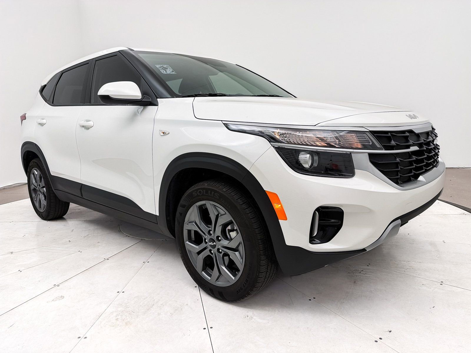 Certified 2024 Kia Seltos LX image 9