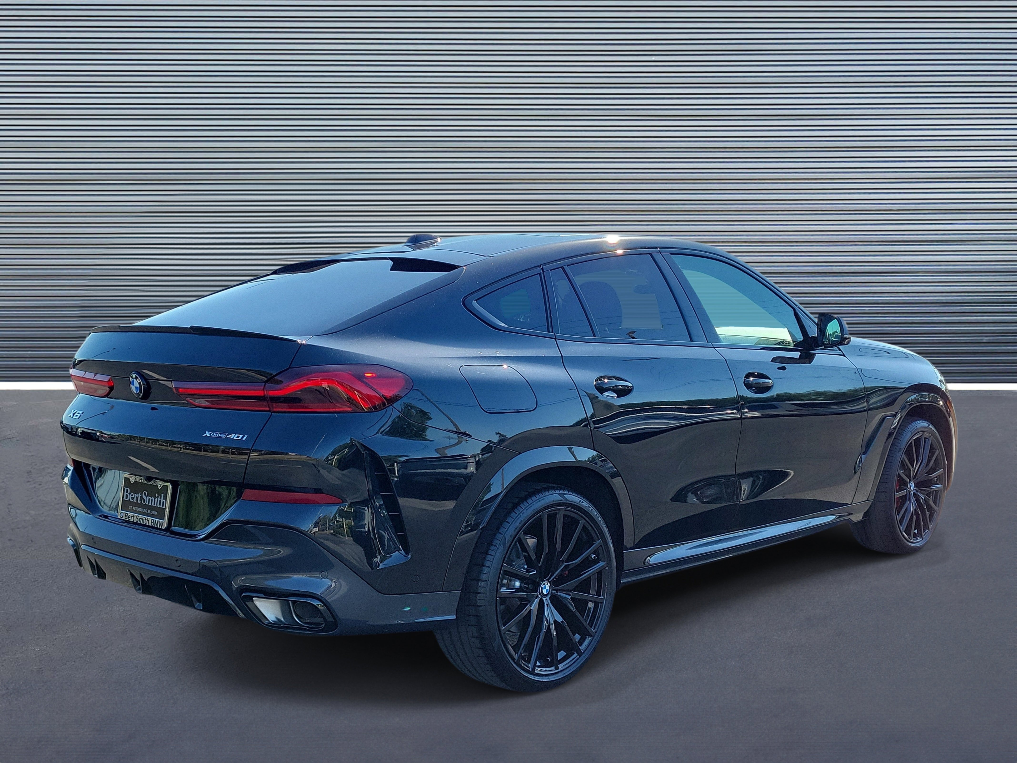 Used 2025 BMW X6 xDrive40i AWD/4WD image 3