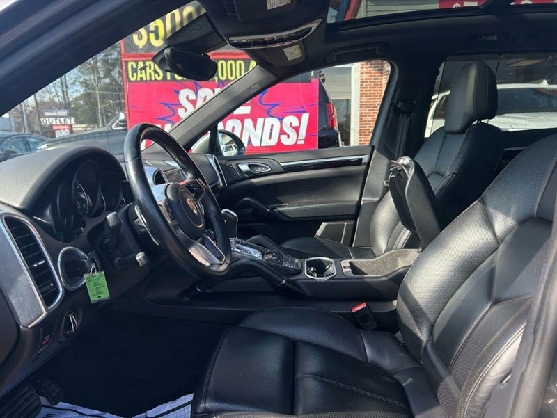Used 2018 Porsche Cayenne Sport Utility 4D image 14