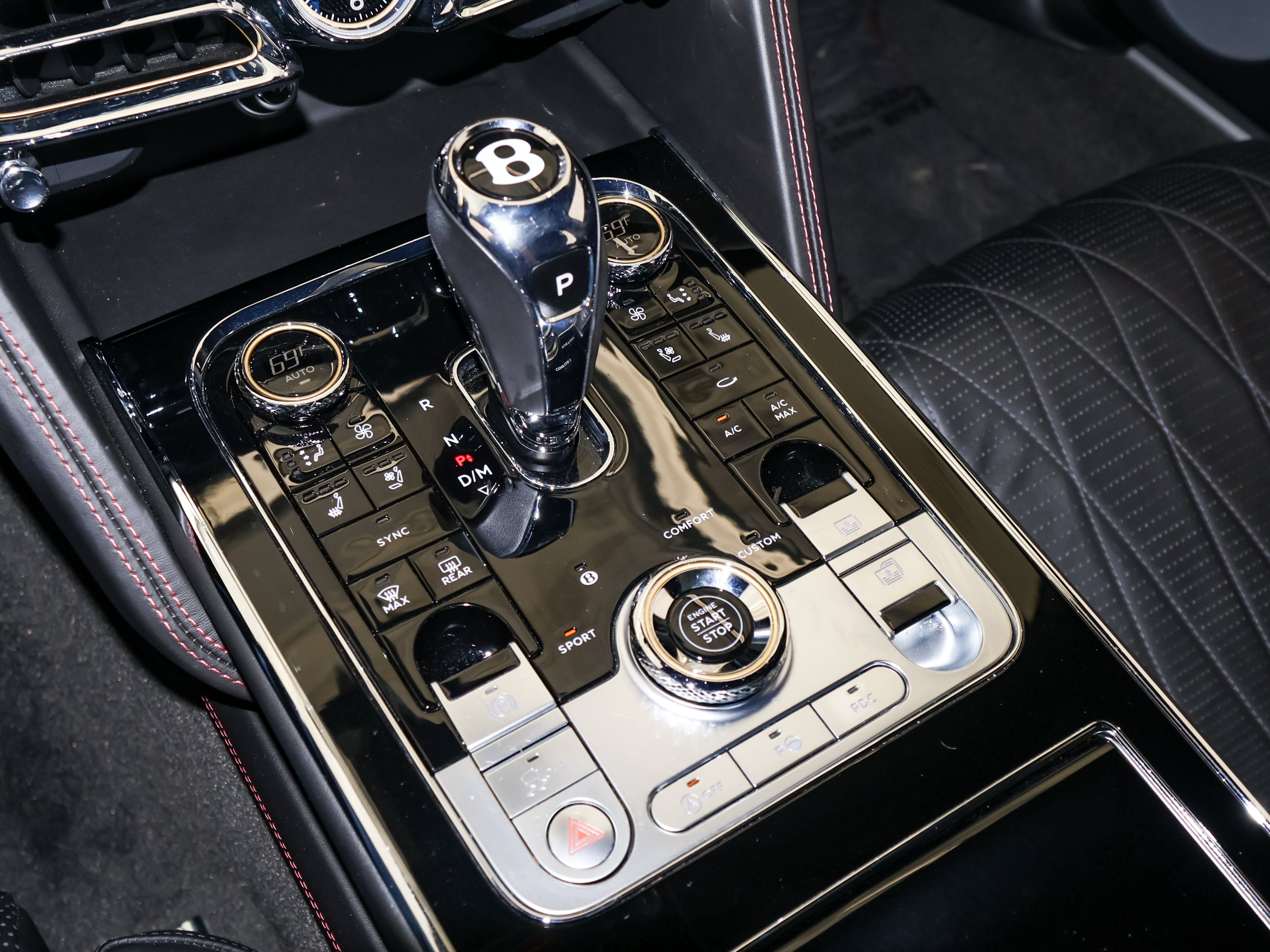 Used 2022 Bentley Flying Spur V8 image 43