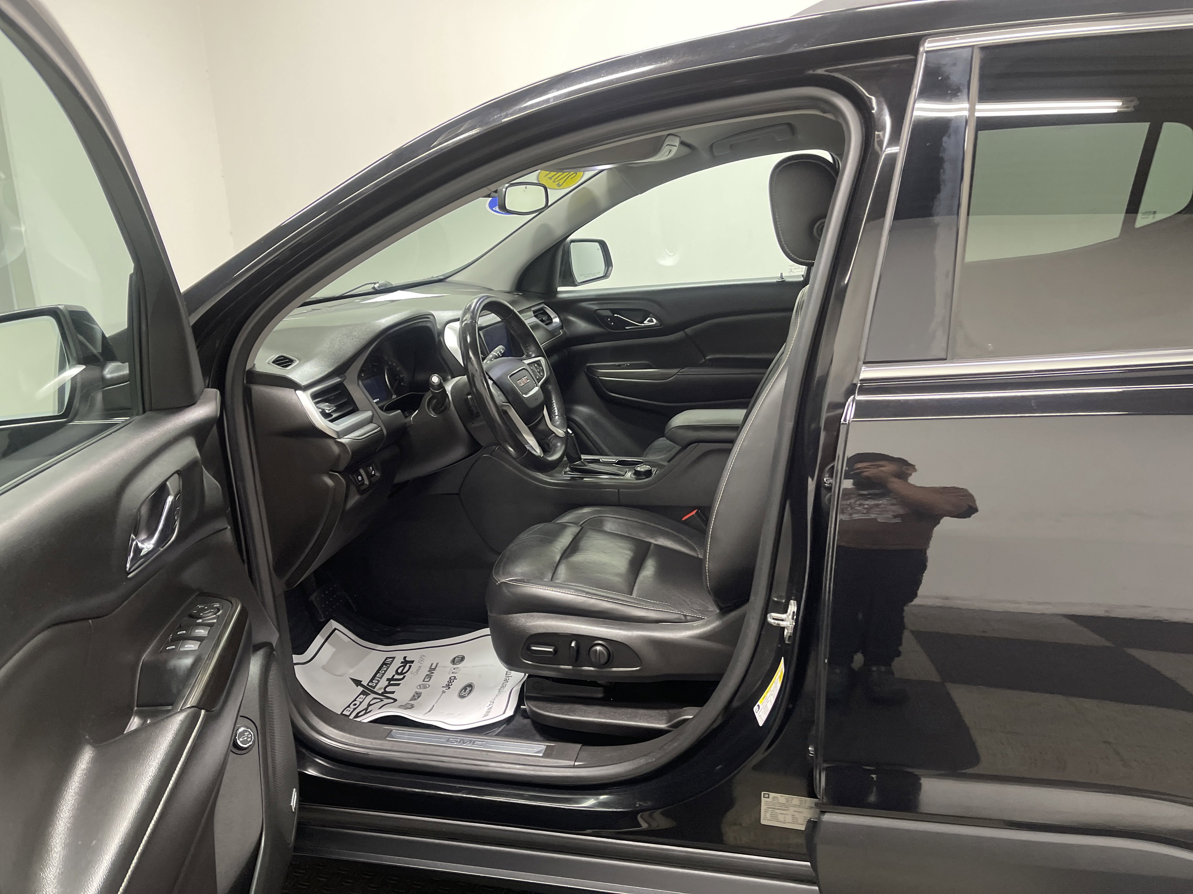 Used 2017 GMC Acadia SLT image 9