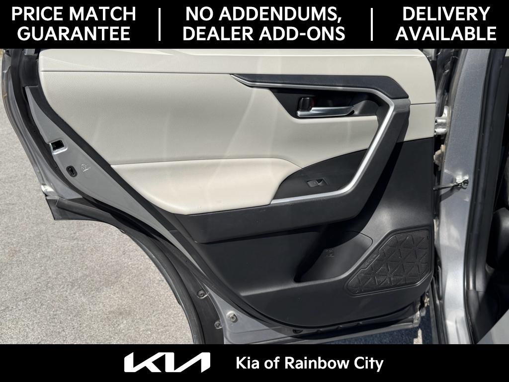 Used 2023 Toyota RAV4 XLE w/ Convenience Package FWD image 17