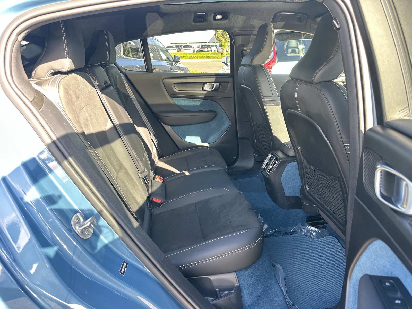 Certified 2023 Volvo C40 P8 Recharge Plus image 24