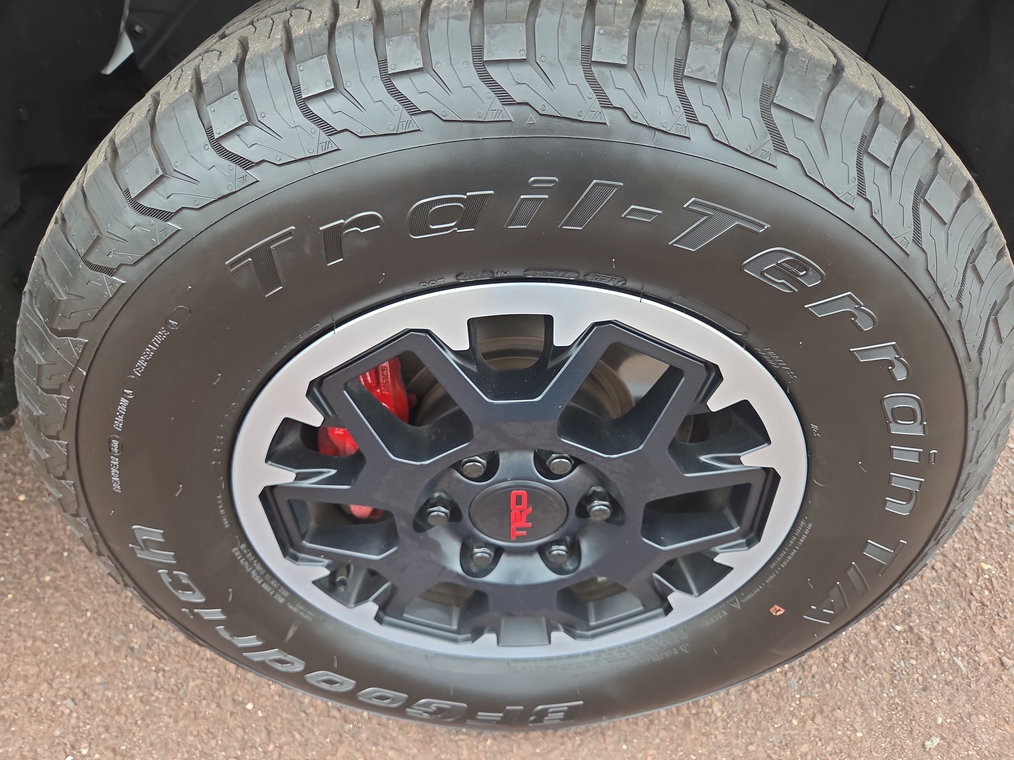 Certified 2024 Toyota Tacoma TRD Off-Road AWD/4WD image 9