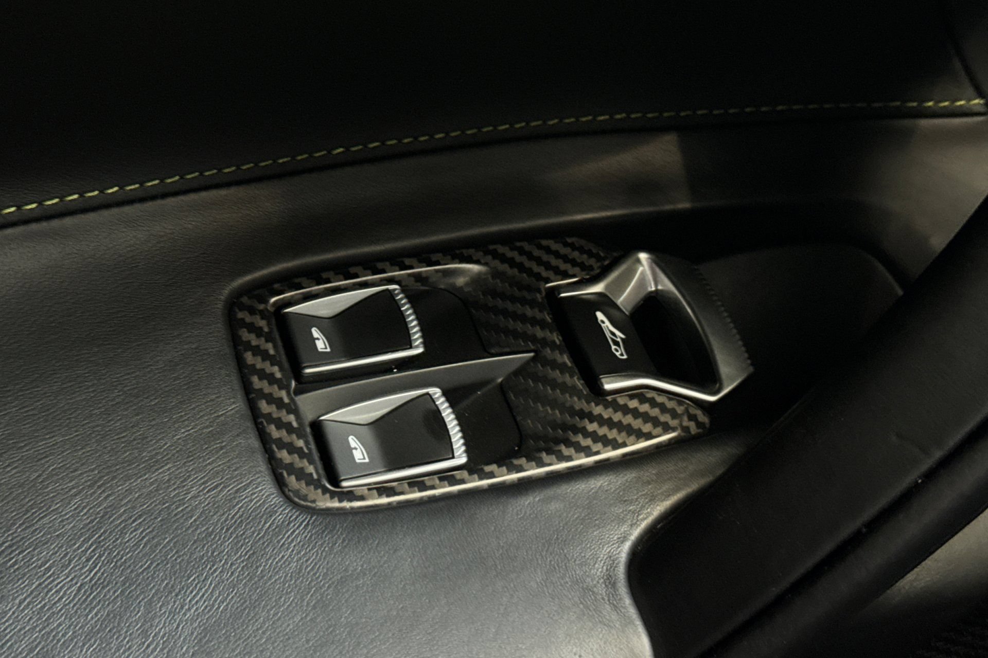 Used 2022 McLaren 765LT RWD image 14