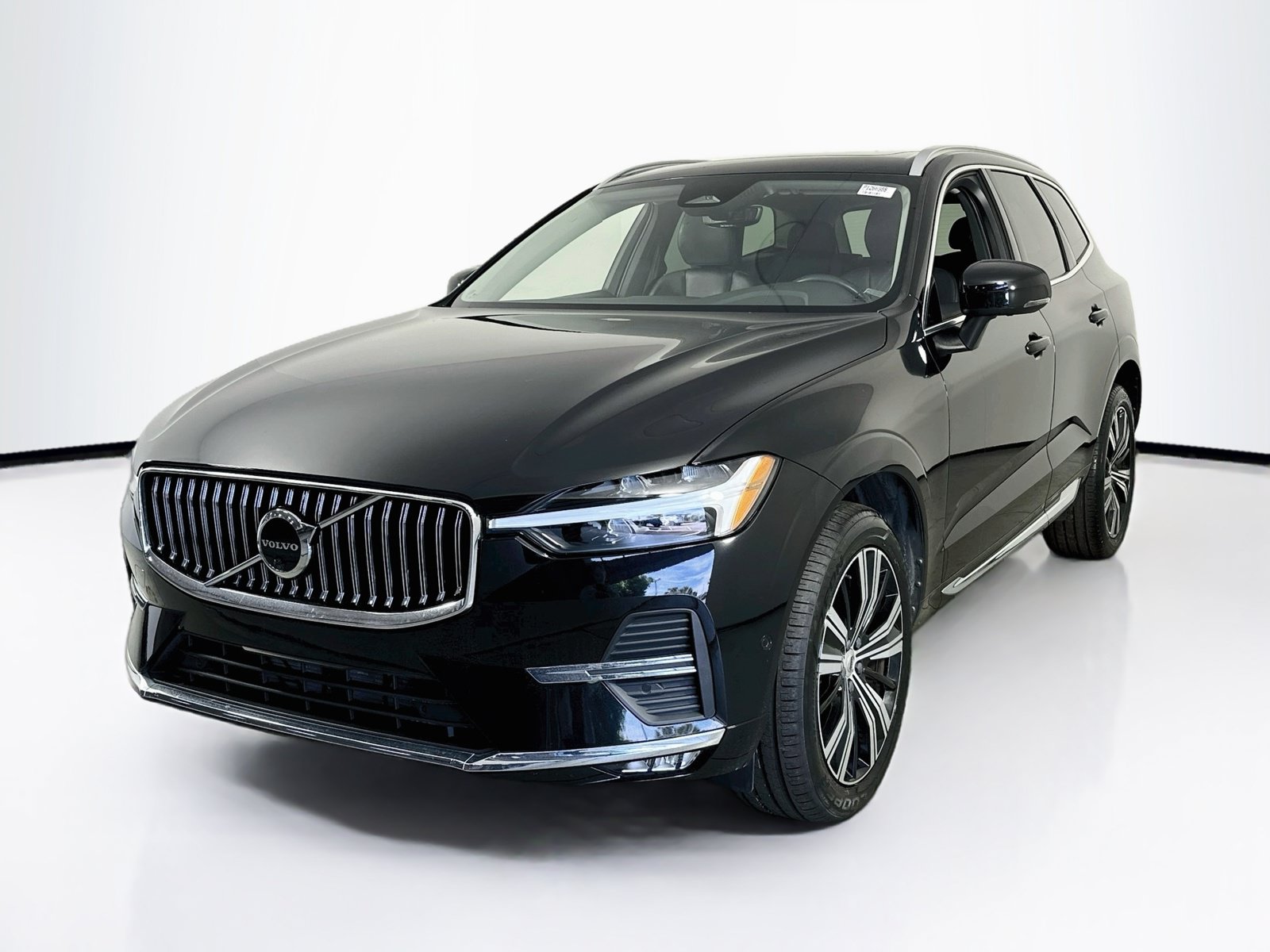 Used 2023 Volvo XC60 B5 Plus w/ Protection Package Premier AWD/4WD image 1