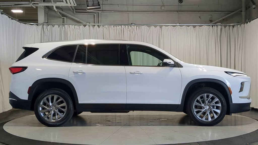 Used 2026 Buick Enclave Preferred w/ Power Package AWD/4WD image 11