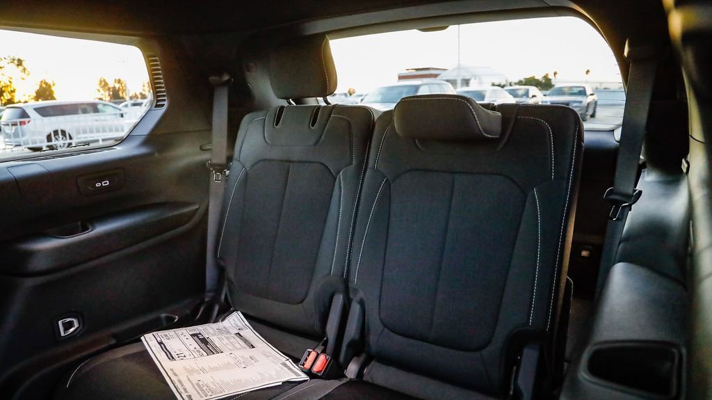 New 2025 Jeep Grand Cherokee L Laredo w/ Luxury Tech Group I image 21