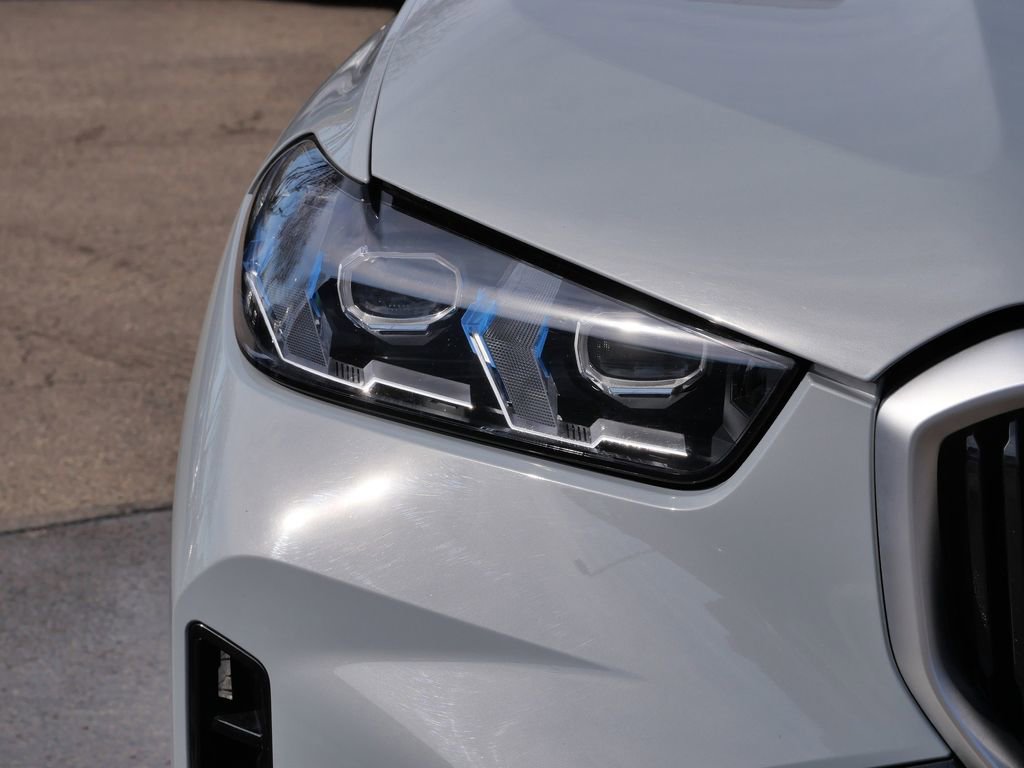 Used 2026 BMW X5 M60i AWD/4WD image 3