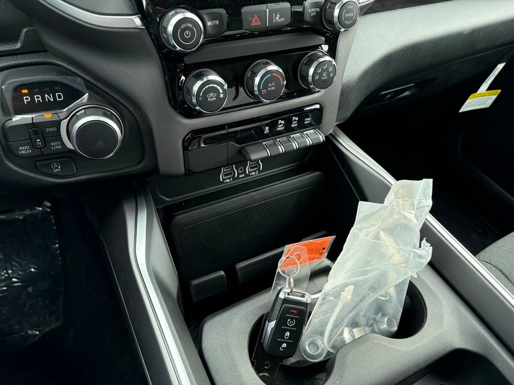 New 2026 RAM 1500 Express AWD/4WD image 15