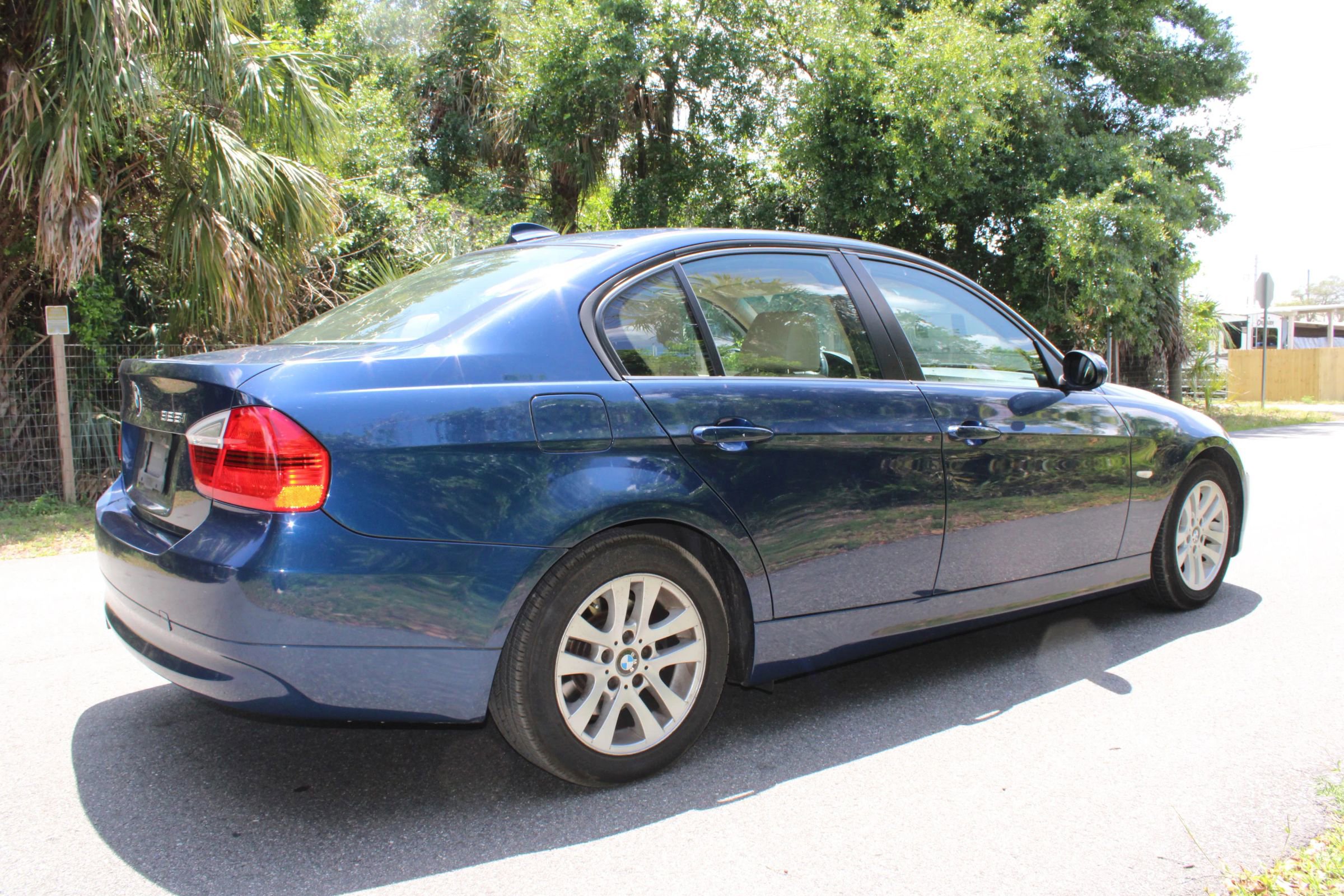 Used 2006 BMW 325i Sedan RWD image 12