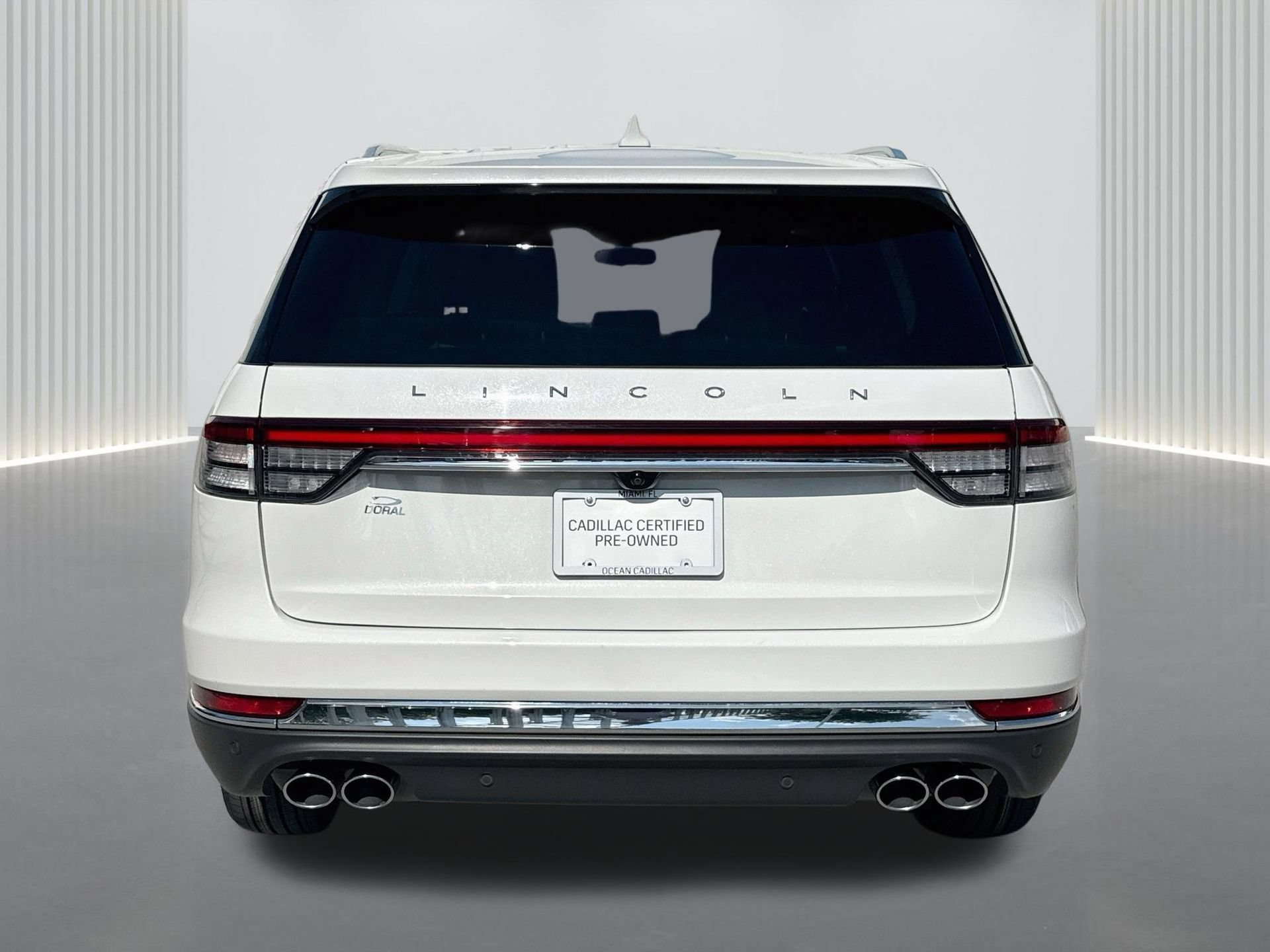 Used 2023 Lincoln Aviator 2WD w/ Premium Package image 4