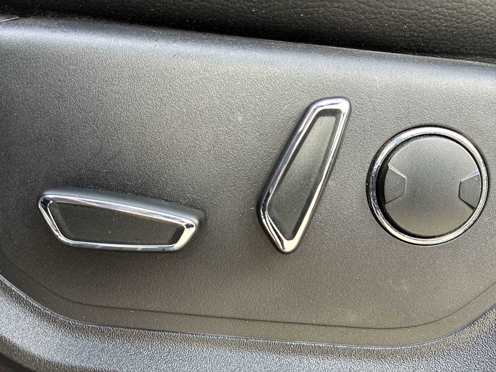 Used 2015 Ford F150 Lariat w/ Equipment Group 501A Mid image 14