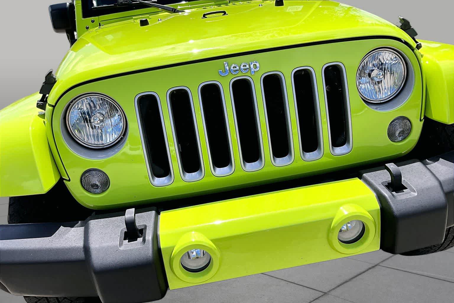 Used 2016 Jeep Wrangler Unlimited Sahara w/ Max Tow Package AWD/4WD image 27