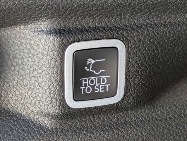 New 2026 Jeep Grand Cherokee L Limited w/ Luxury Tech Group II AWD/4WD image 13