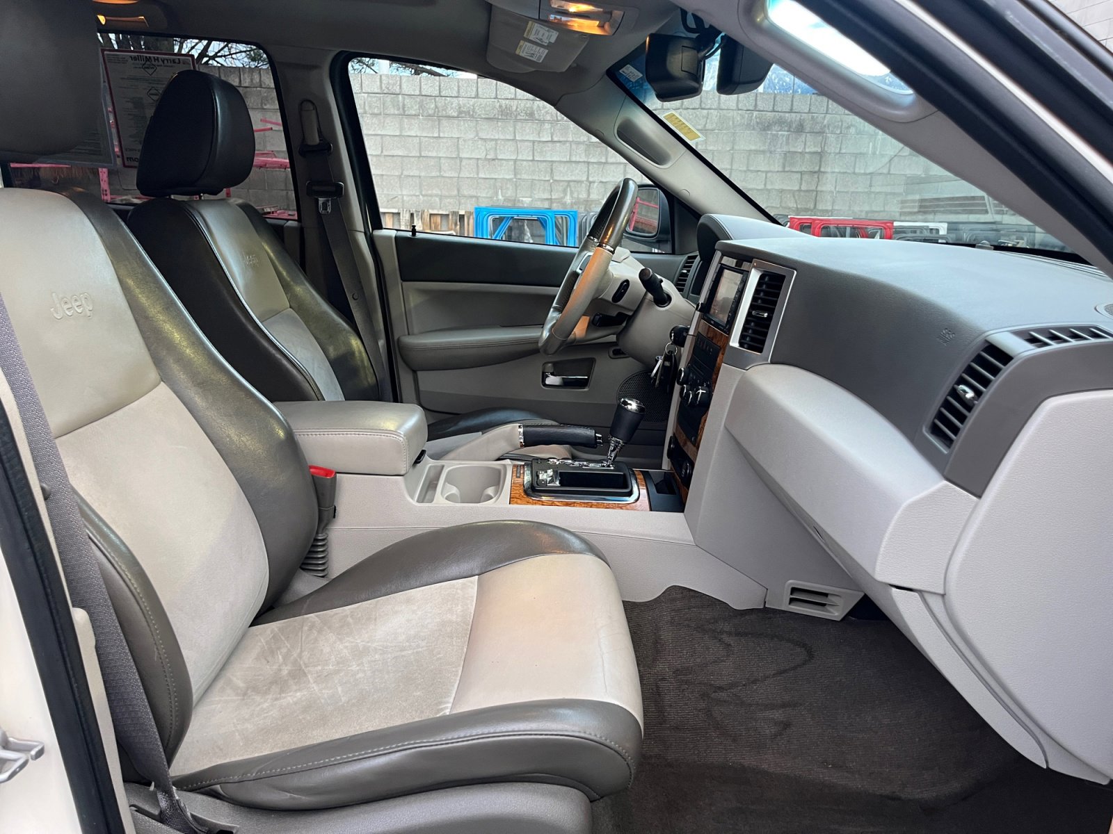 Used 2010 Jeep Grand Cherokee Limited w/ Trailer Tow Group IV image 26