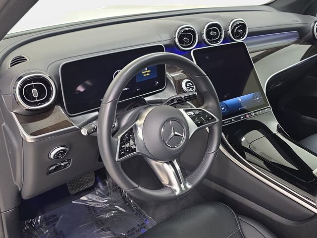 Used 2025 Mercedes-Benz GLC 300 4MATIC image 16