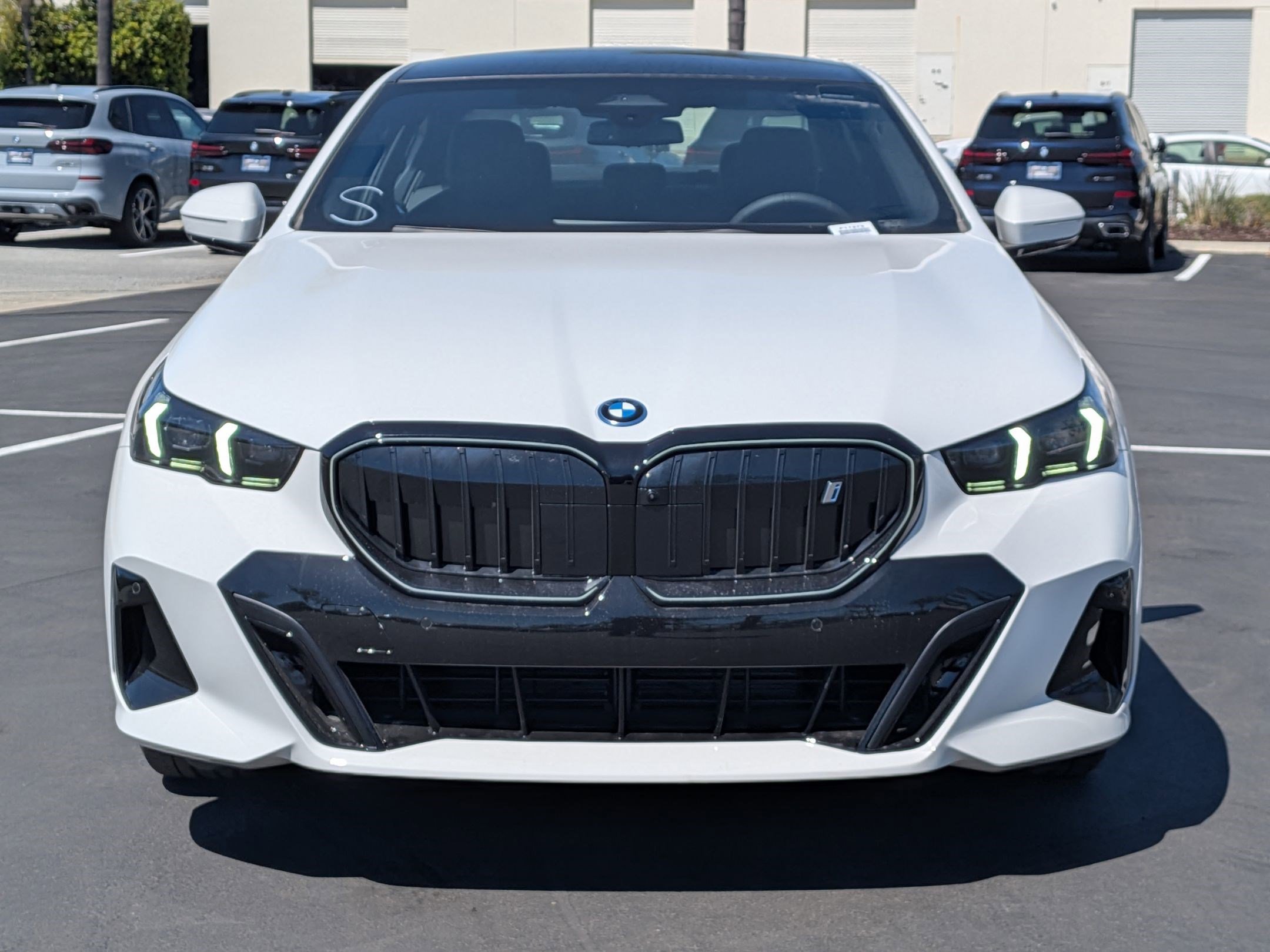 Used 2026 BMW i5 eDrive40 w/ M Sport Package image 3