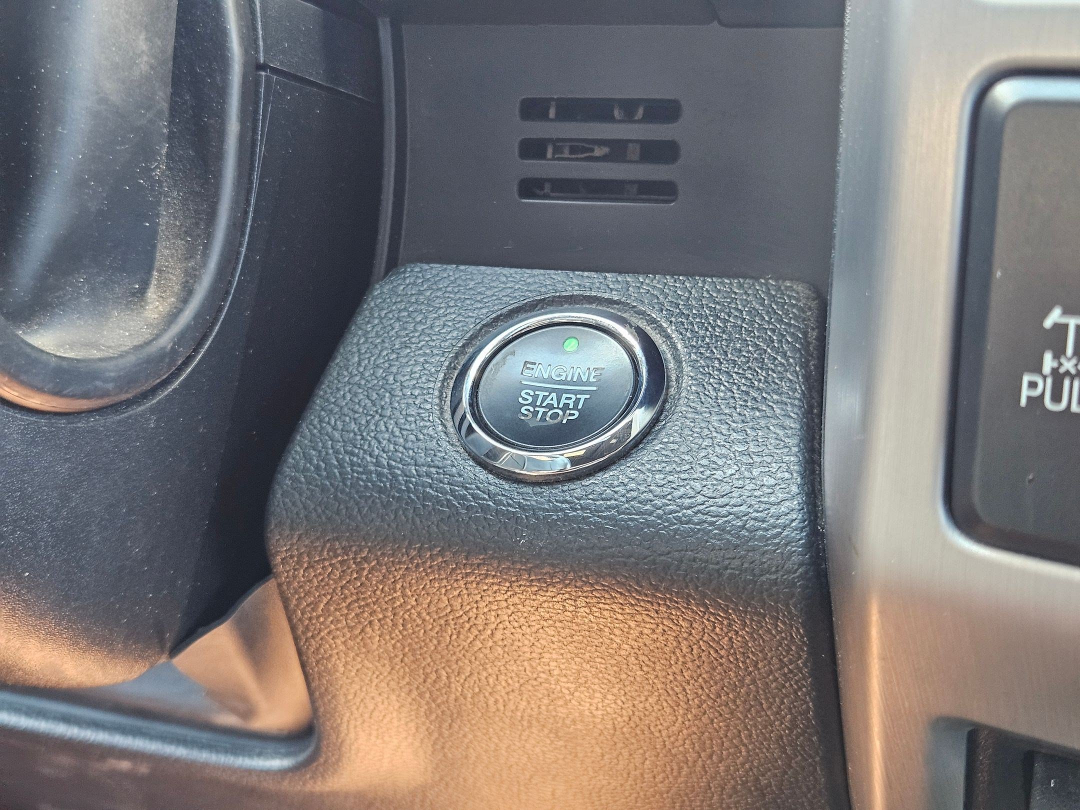 Used 2019 Ford F250 Platinum w/ Platinum Ultimate Package AWD/4WD image 19