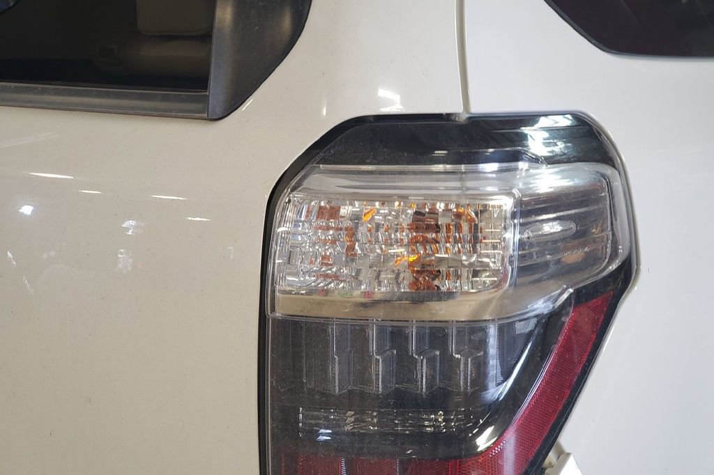 Used 2020 Toyota 4Runner SR5 Premium AWD/4WD image 6