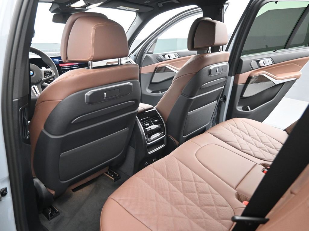 New 2026 BMW X5 M60i w/ Executive Package image 29
