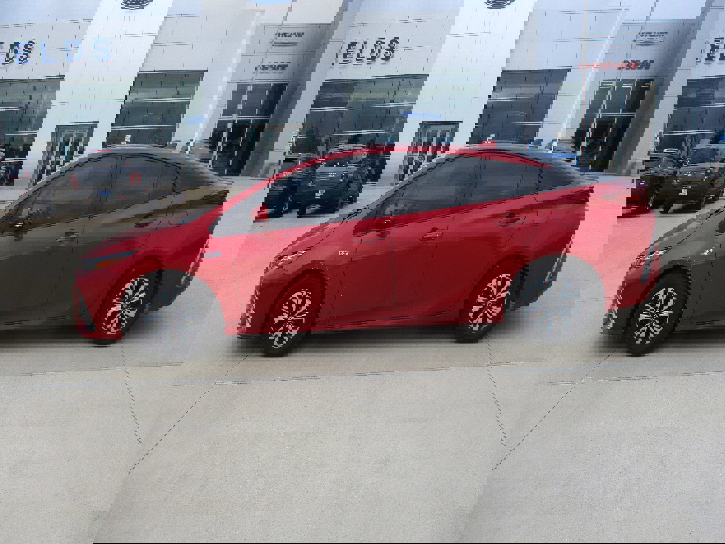 Used 2018 Toyota Prius Prime Advanced w/ Carpet Mat Package FWD image 2