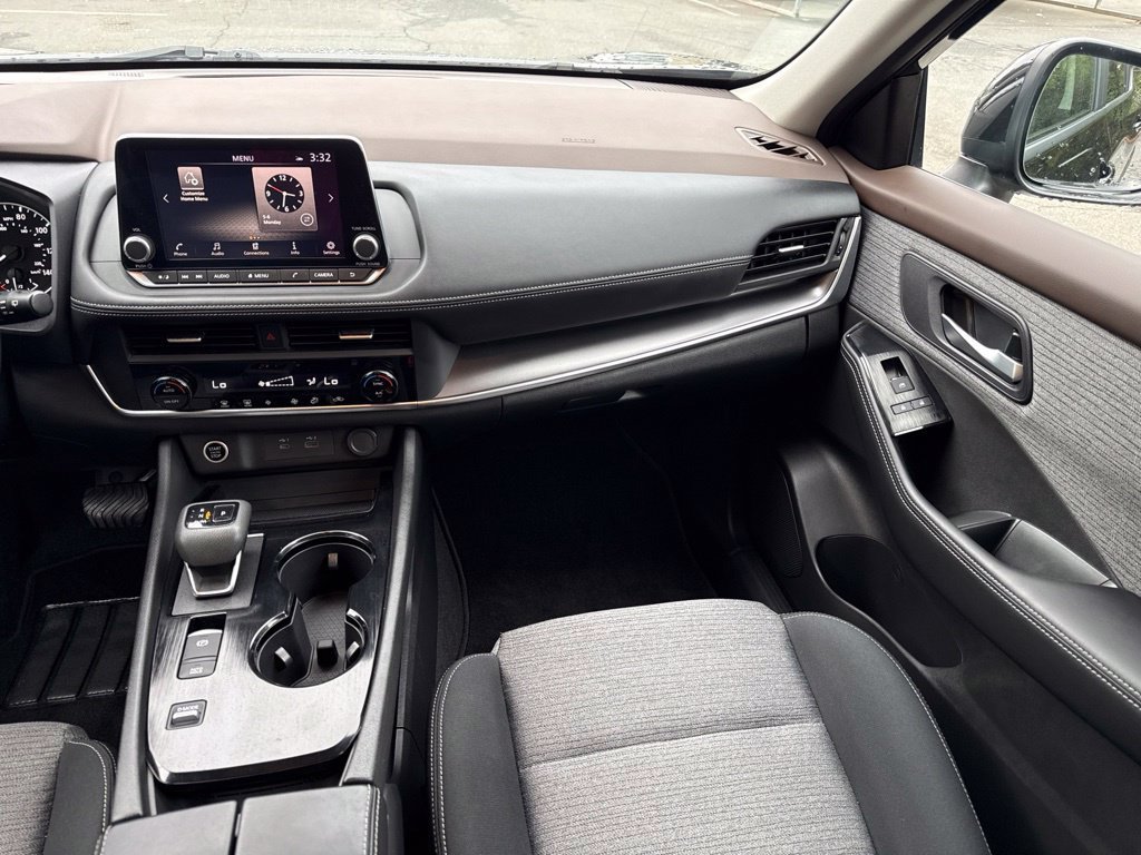 Used 2023 Nissan Rogue SV FWD image 29