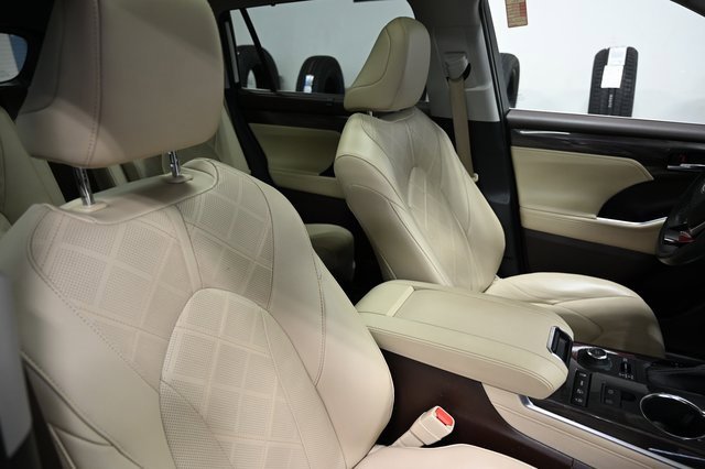 Used 2022 Toyota Highlander Platinum image 9