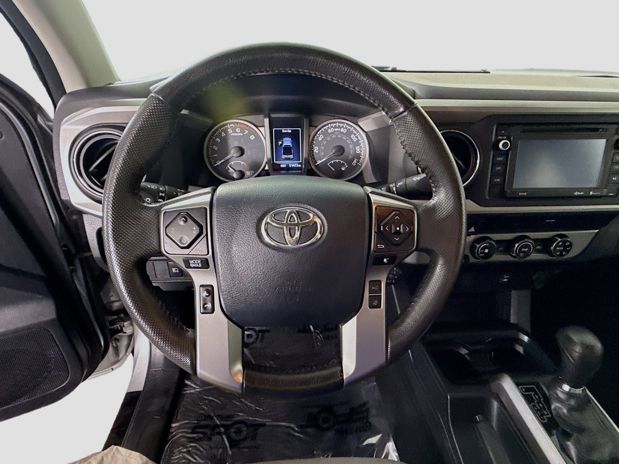 Used 2018 Toyota Tacoma SR5 w/ SR5 Appearance Package (SM) image 13