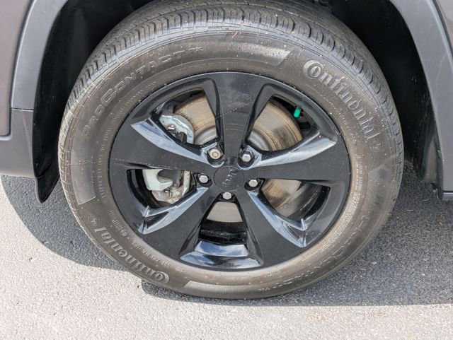 Certified 2023 Jeep Cherokee Altitude Lux w/ Mopar Interior Package AWD/4WD image 30