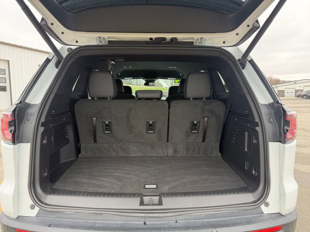 Used 2024 GMC Acadia AT4 w/ LPO, Floor Liner Package AWD/4WD image 9