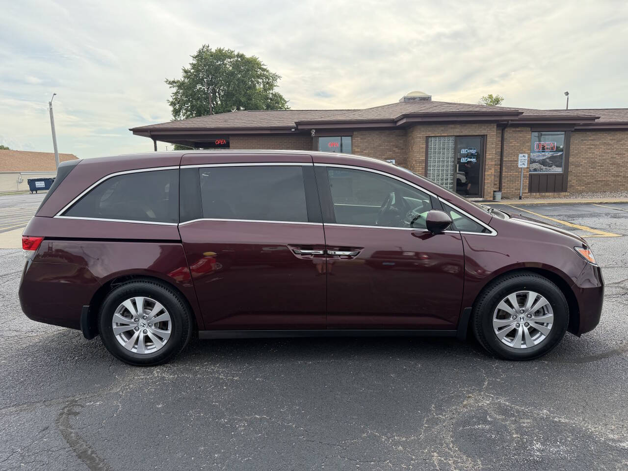 Used 2014 Honda Odyssey EX image 9