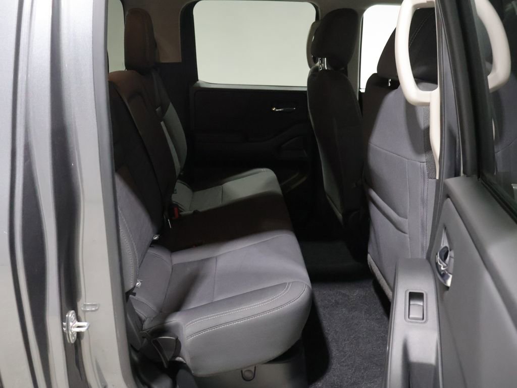 Used 2024 Nissan Frontier SV image 20