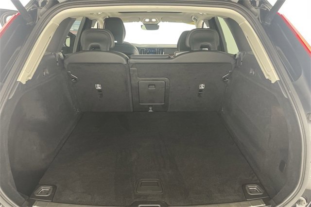Used 2023 Volvo XC60 B5 Plus image 44