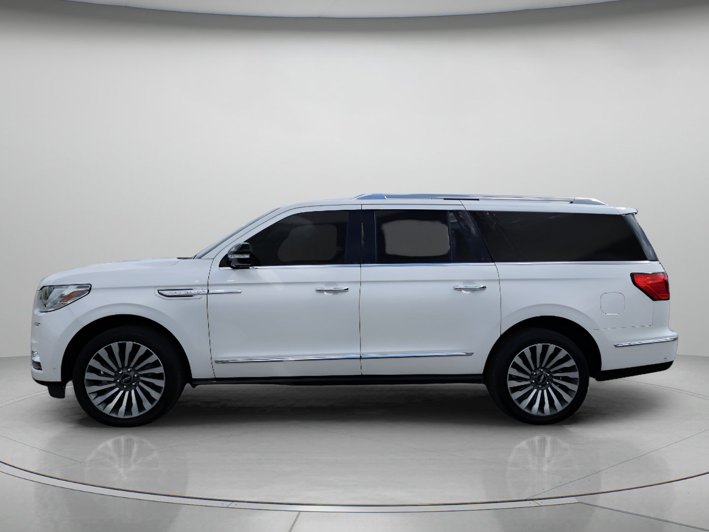 Used 2019 Lincoln Navigator L Reserve AWD/4WD image 6