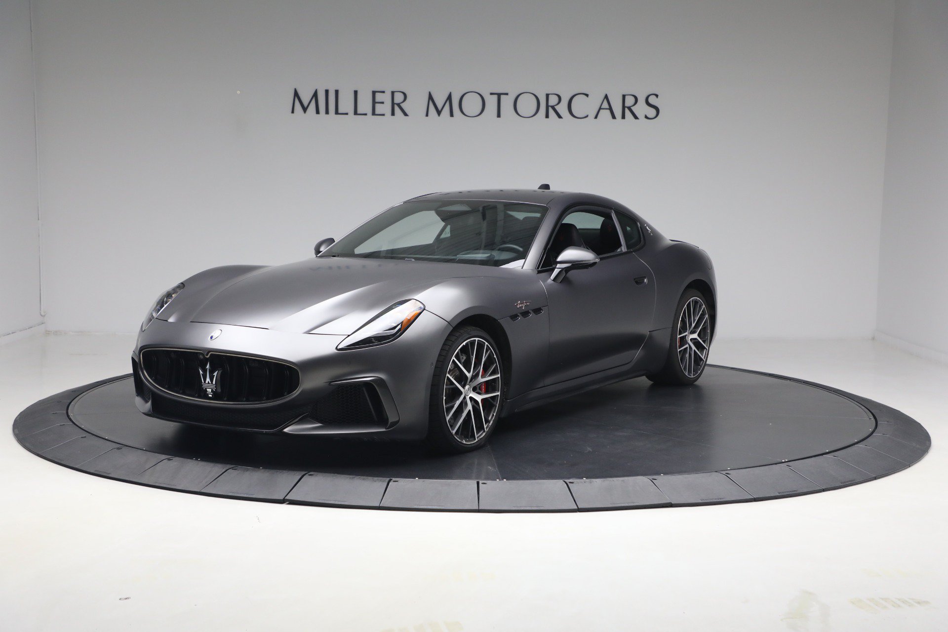 Certified 2024 Maserati GranTurismo Trofeo AWD/4WD image 2