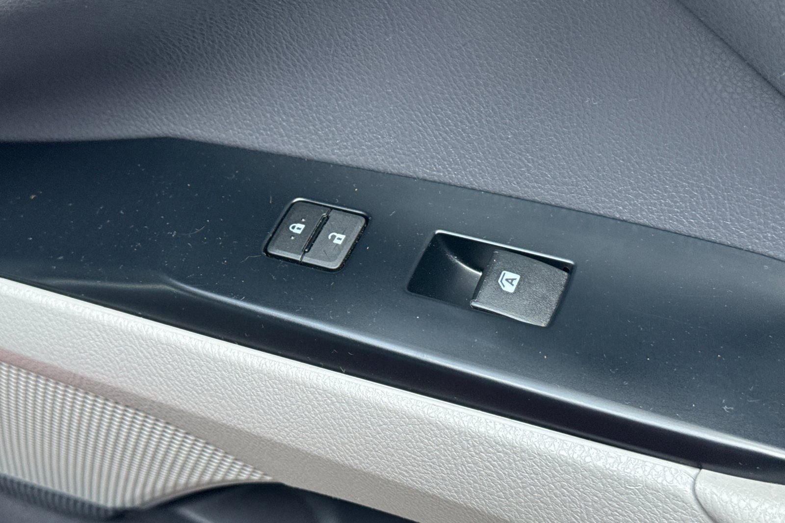 Certified 2019 Toyota Camry FWD image 22