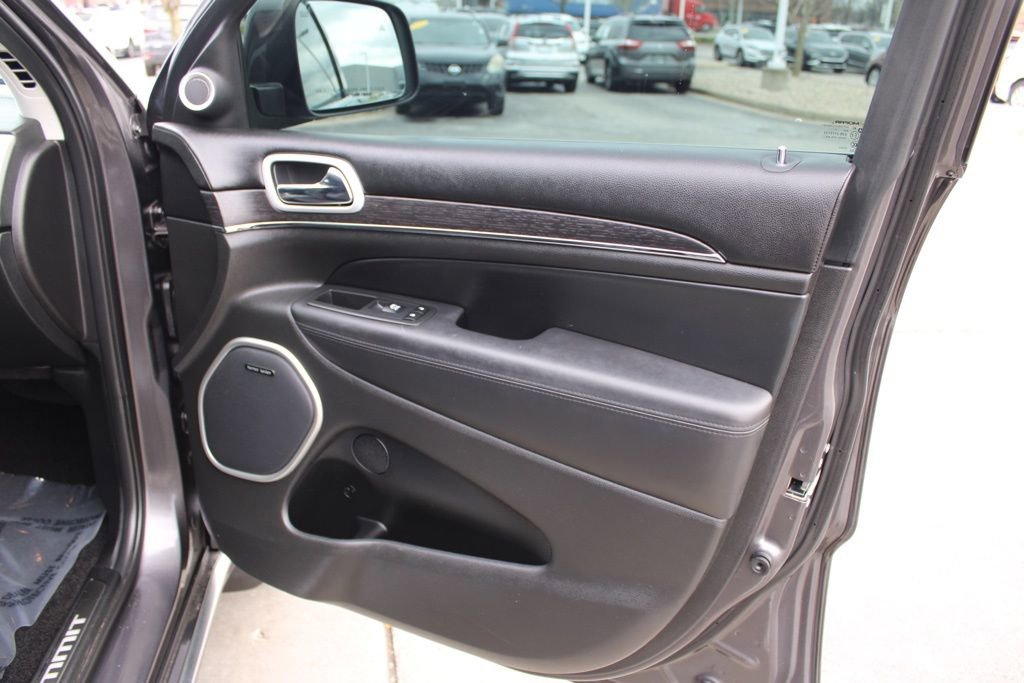 Used 2018 Jeep Grand Cherokee Summit w/ Platinum Series Group image 23