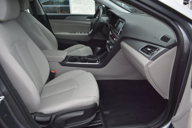 Used 2019 Hyundai Sonata SEL w/ Tech Package 02 FWD image 38