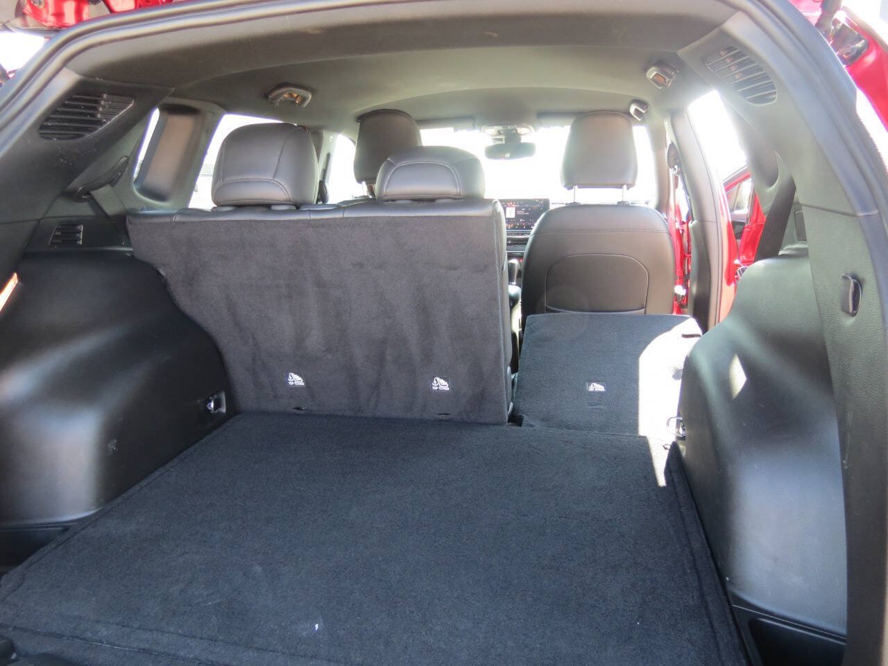 Used 2025 Jeep Compass Trailhawk w/ Trailhawk Convenience Group AWD/4WD image 26