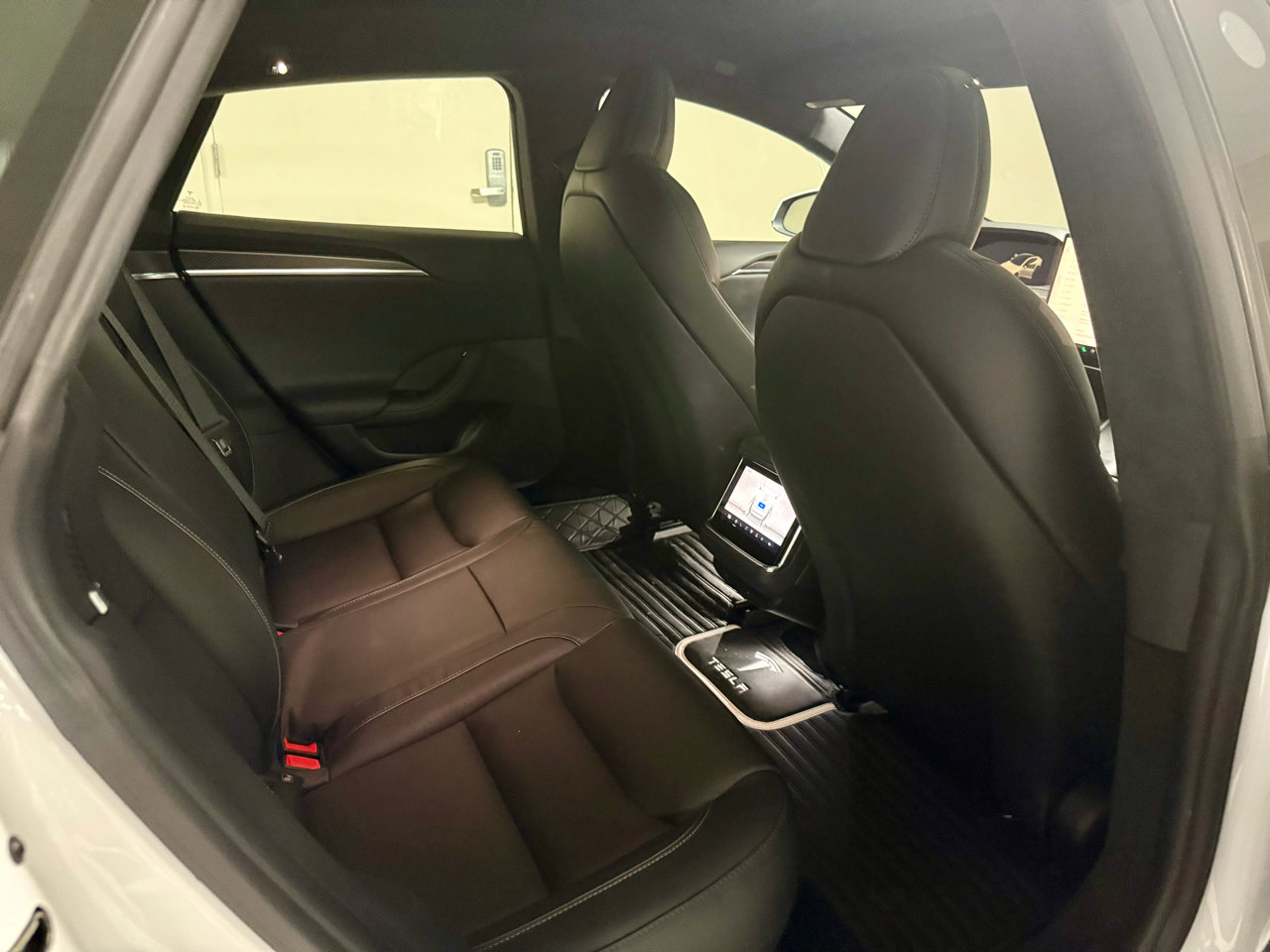 Used 2021 Tesla Model S Plaid image 28